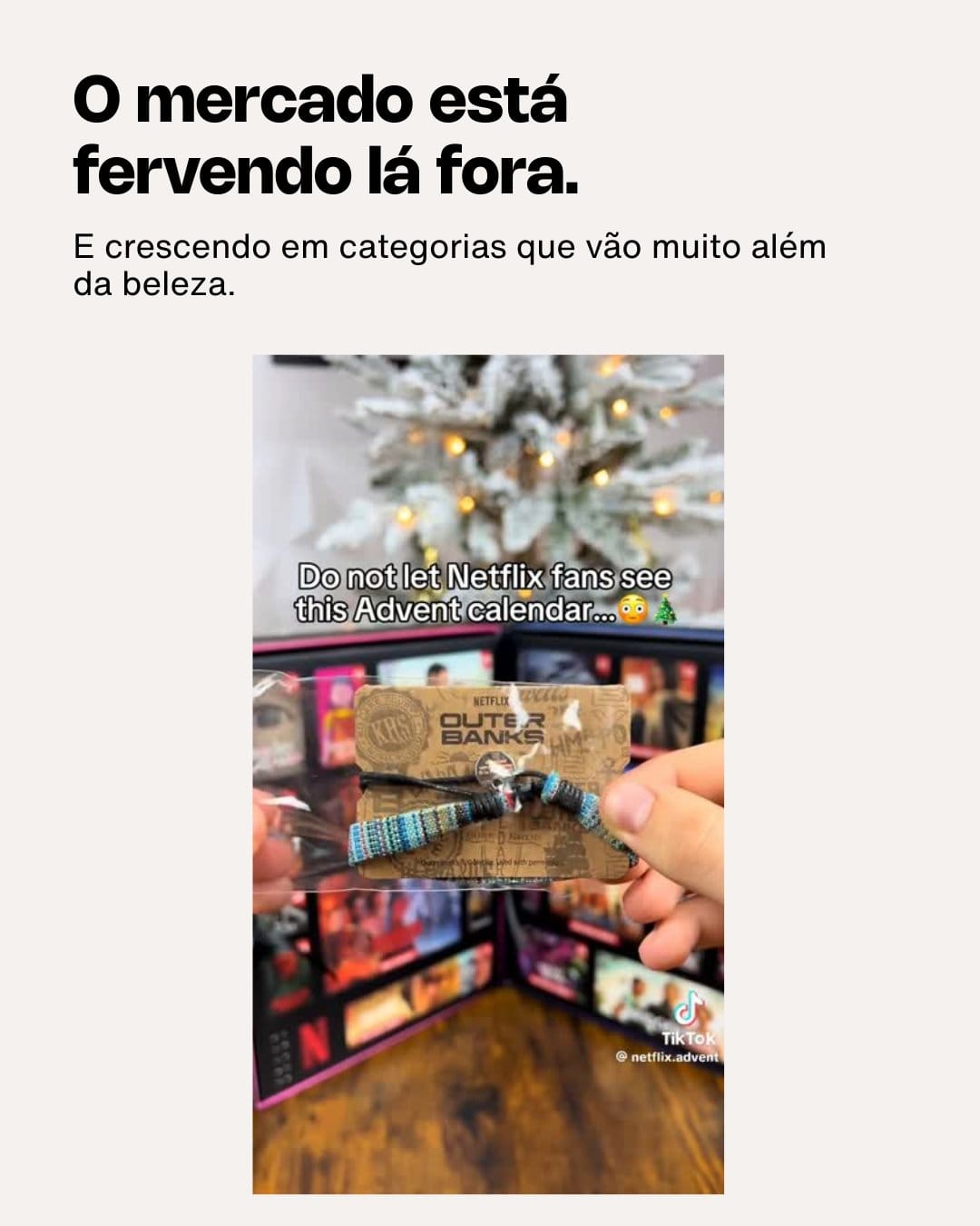 Card com exemplo de calendário do advento em ponto de venda internacional